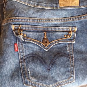 Levis jeans
